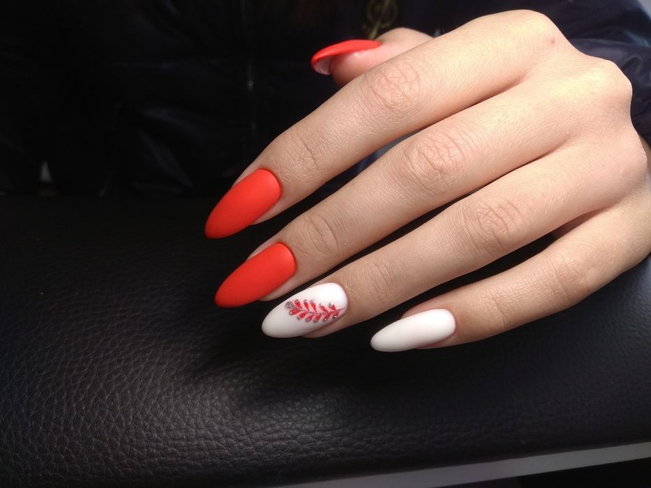 Манікюр покриття гель лаком