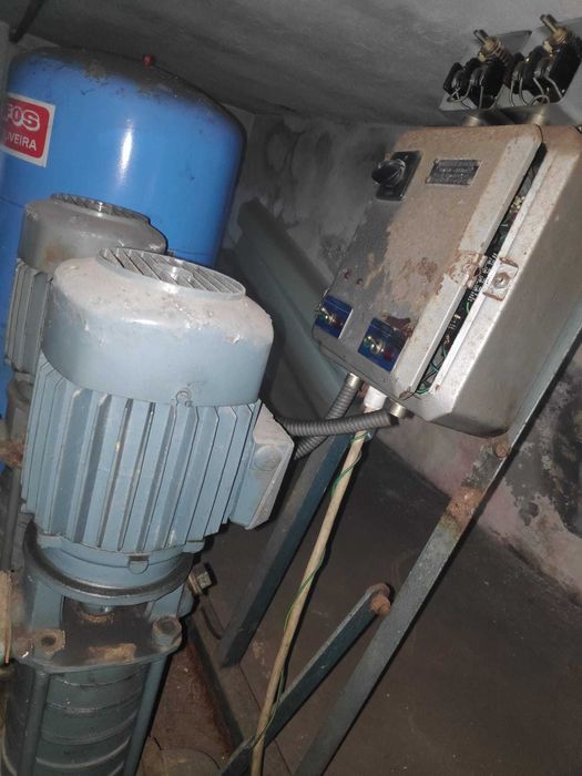 Grupo de pressão – 2 bombas + vaso de expansão + quadro elétrico