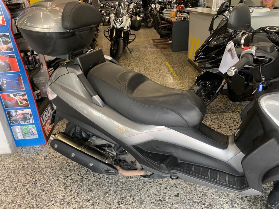 Piaggio  MP3 400 de 2010 Top case Piaggio, Tucano, Manoplas