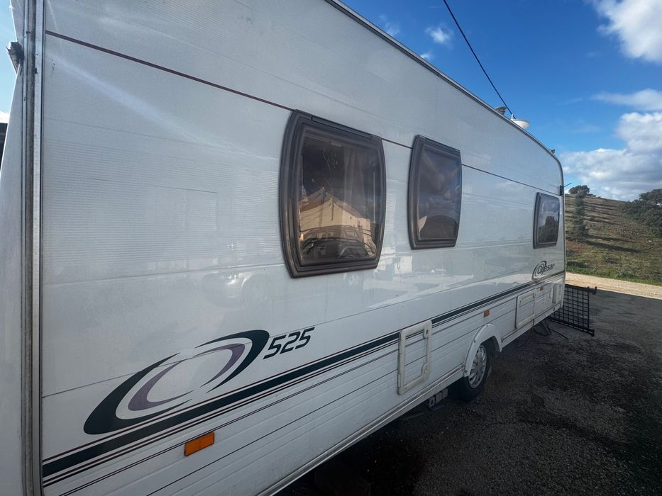Caravana Lunar quasar 525 com Avancado  grande e motor com telecomando
