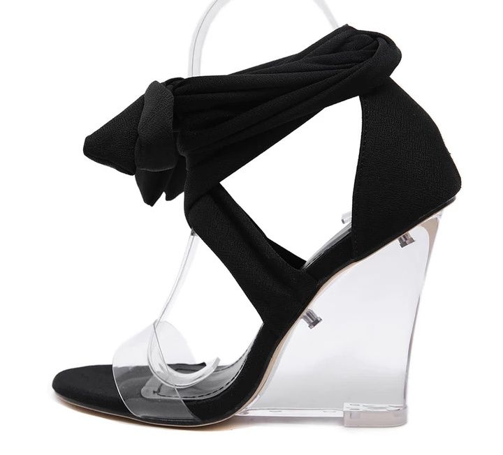 Buty na koturnie