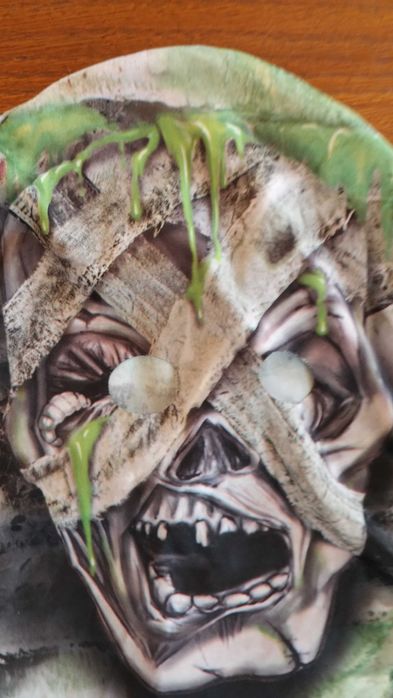 Czapka kominiarka z otworami na oczy