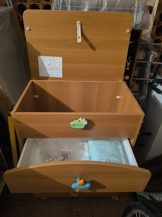 SALDOS Móvel com rodinhas, versátil, com muita arrumação