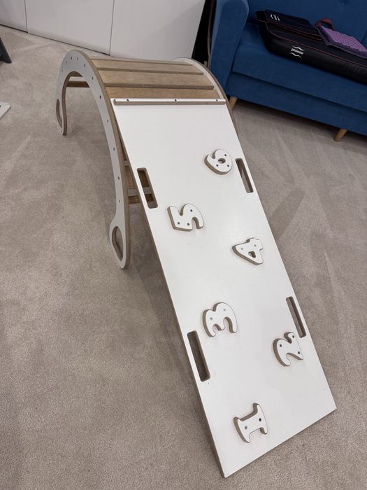 Drewniany bujak Montessorii