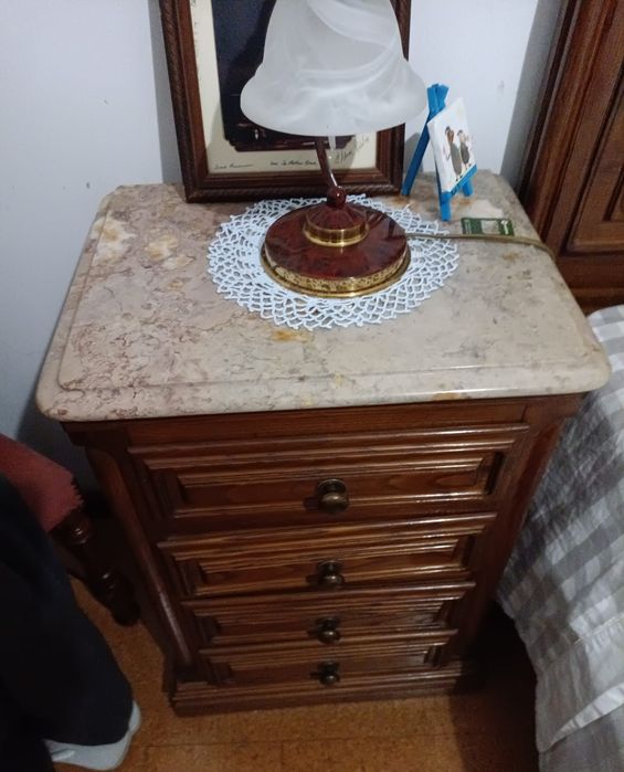 Conjunto de quarto móveis antigos