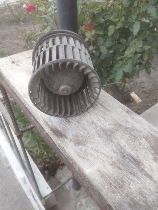 Мотор з винтилятором