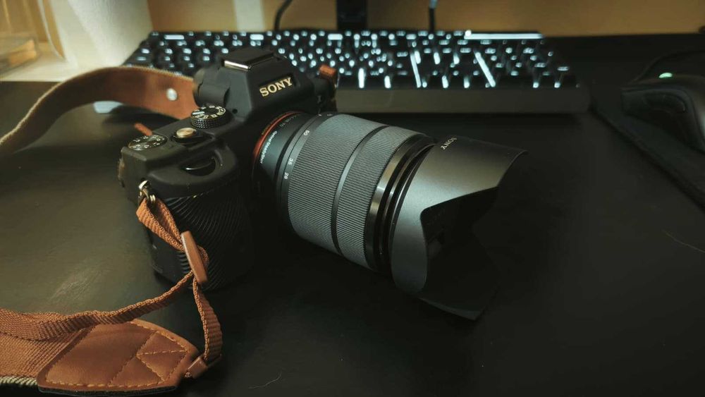 Sony A7 i 24MP + Sony FE 28-70mm f/3.5-5.6 + Meike Mk320 TTL