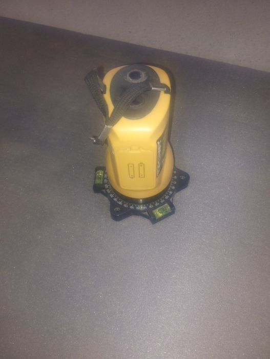 Продам б/у лазерний рівень topcraft xyz181be/2014