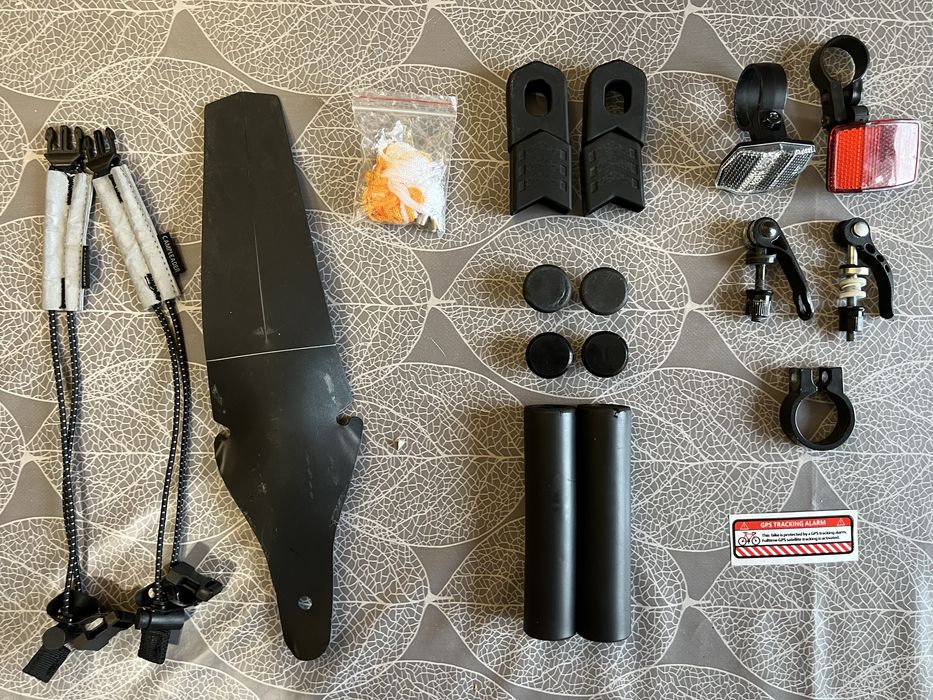 Продам набір велоаксесуарів — все для догляду та безпеки