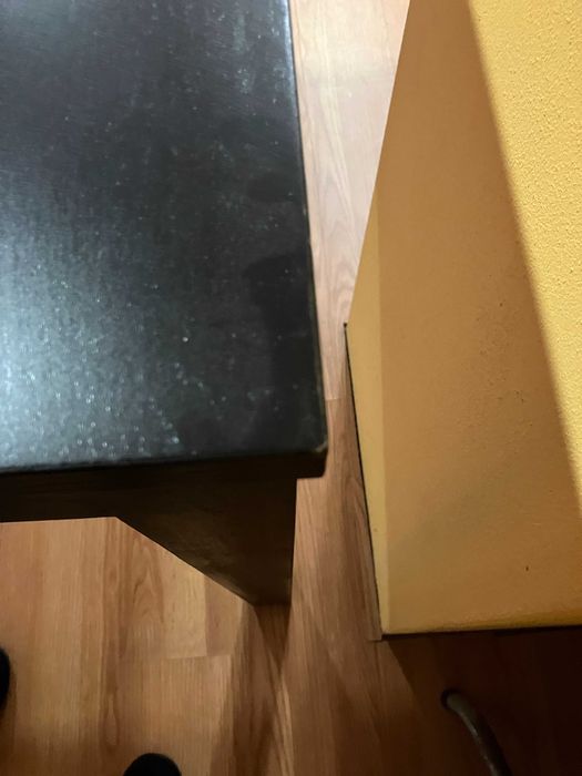 Mesa quadrada e alta preta IKEA