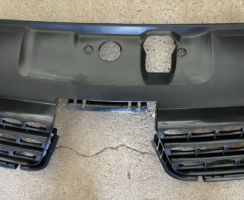 Grelha frontal renault clio