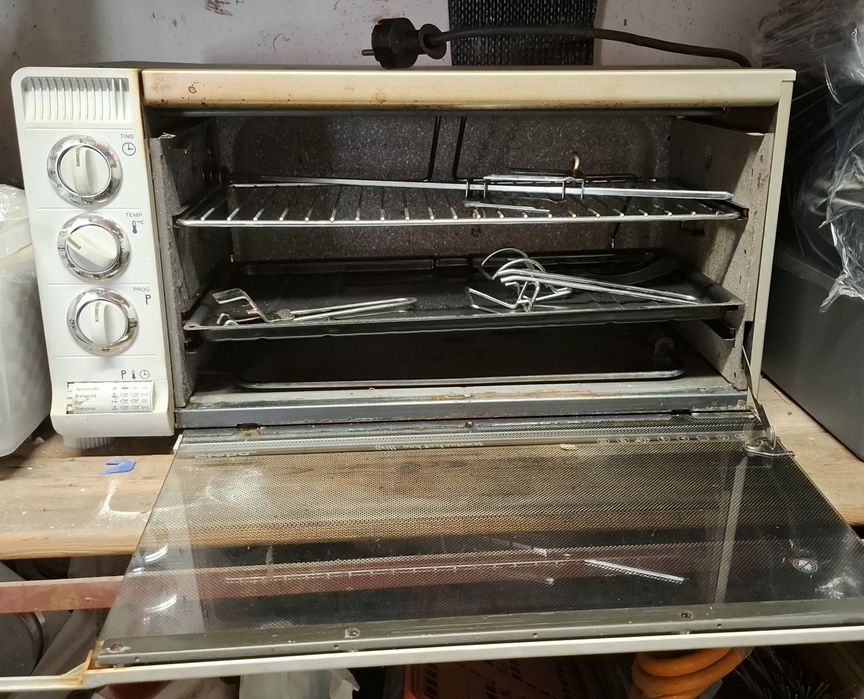 Piekarnik z rożnem elektryczny