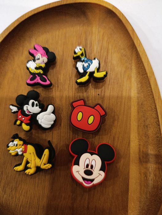 Przypinki piny do butów typu crocs jibbiz Disney Mickey Minnie 6 szt