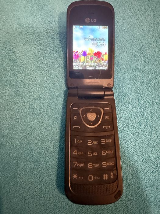 Telefon LG z klapką