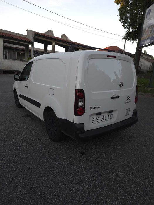 Citroën Berlingo 1.6 BlueHDi longa 100cv – 2018 – 180 000 km – 3 Lugares - 1 proprietário   8.900€