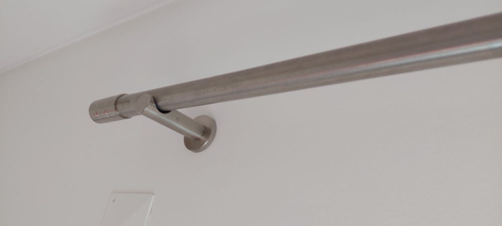 Varão para cortinados e suporte