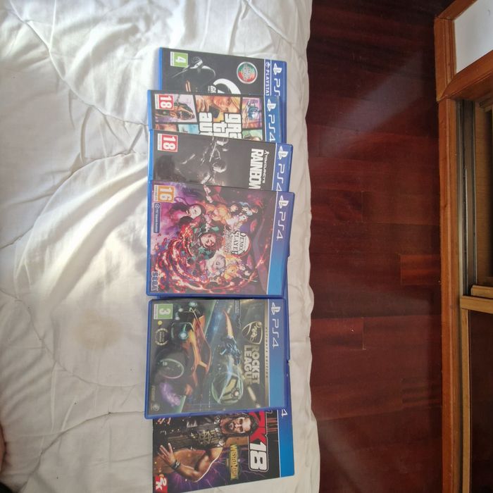 Vendo jogos diversos Ps4.