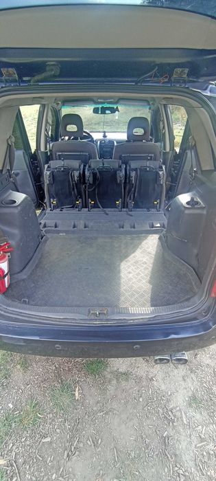 Автомобіль Mazda premacy