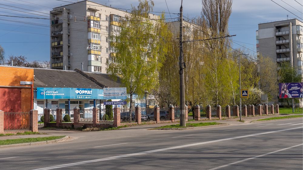 Оренда фасадне комерційне приміщення 264 кв.м Власна парковка  Мазепи Круг Музична