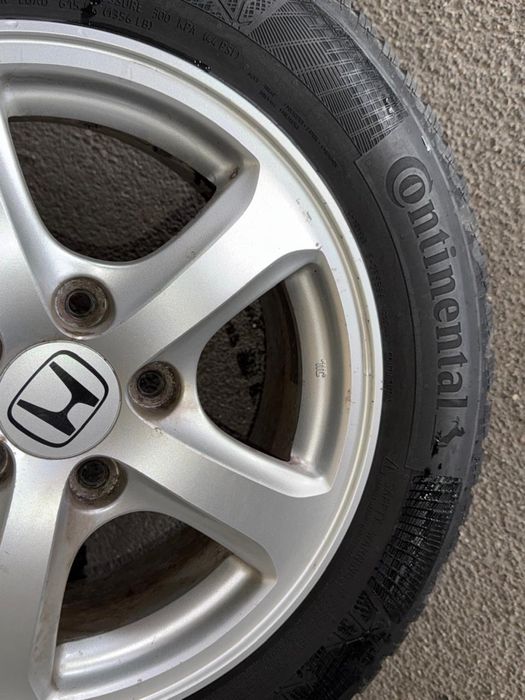 Продам ориганальные диски HONDA R15 с зимней резиной CONTINENTAL  195/65-R15 2020 года