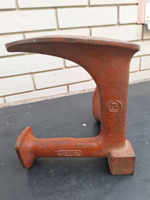 Продам б/у лапу для ремонта обуви .