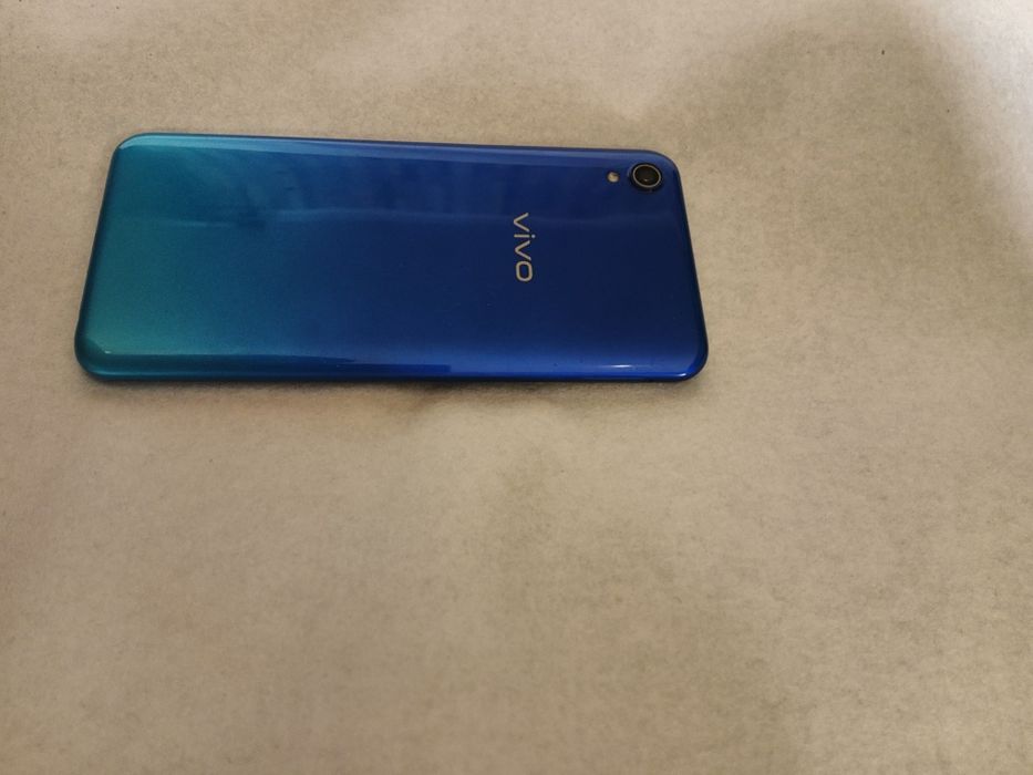 Vivo 1820 / 2GB RAM / Ультратонкий / Красивый синий градиент / Рабочий
