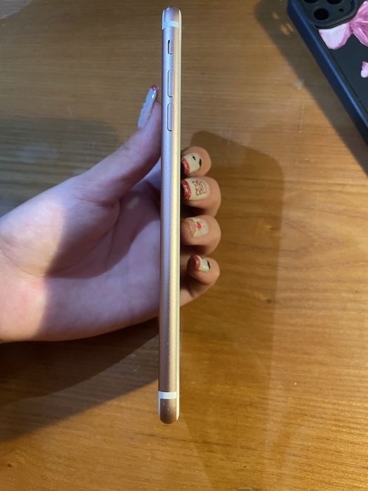 Продам Iphone 7 plus 128gb