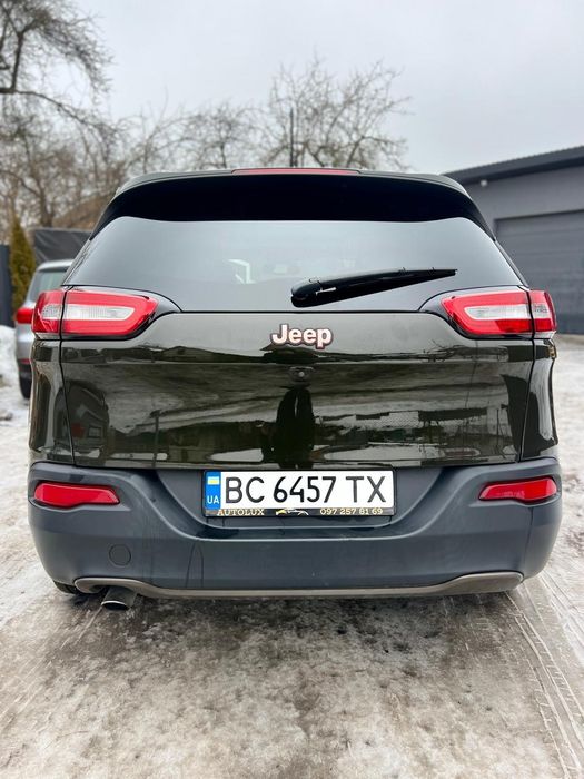 Продам позашляховик jeep