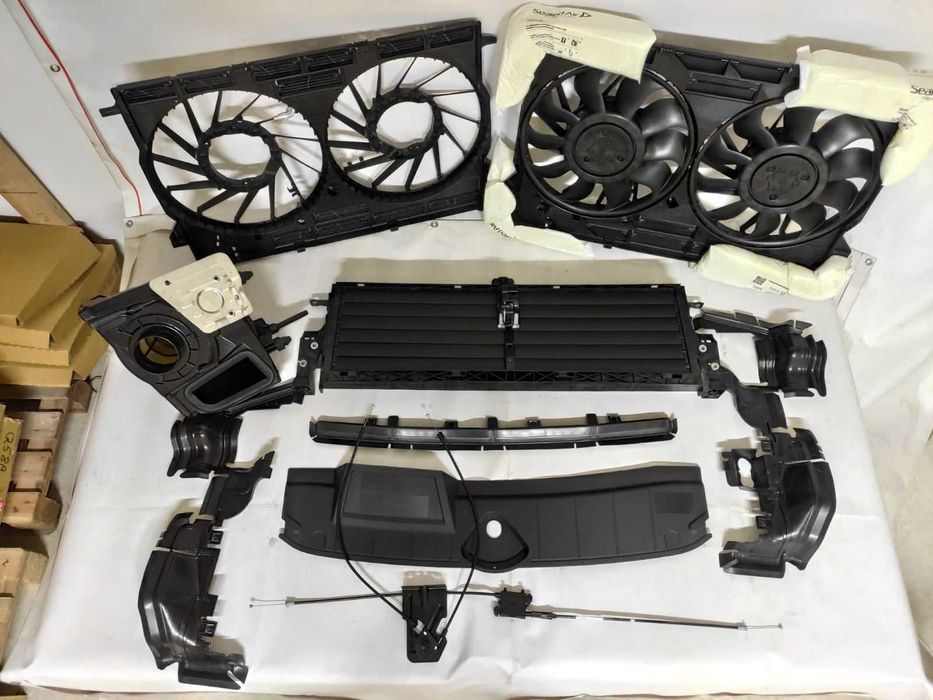 Диффузор з вентиляторами Диффузор рамка кожух Audi Q5 80A Ауді Ку5 80А