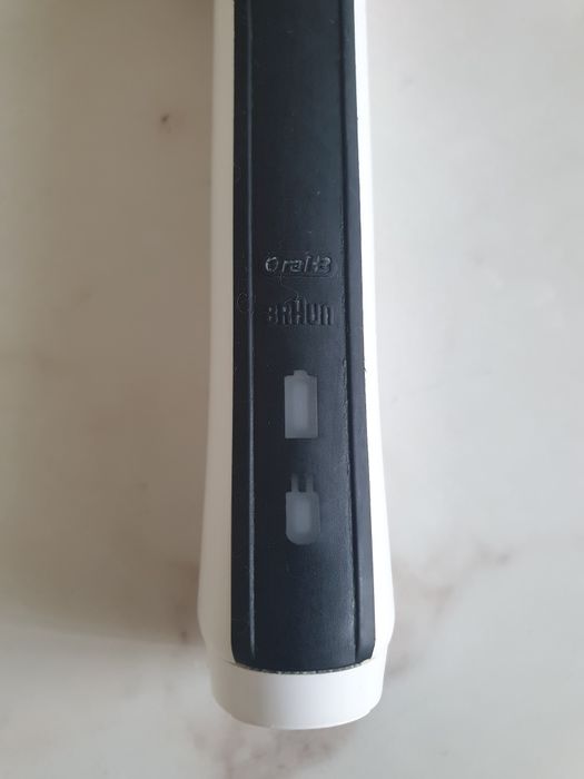 Szczoteczka Braun Oral-B 3756.