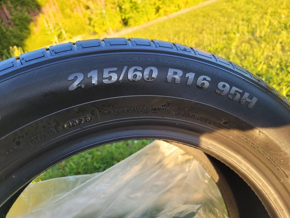 Nowe OPONY LETNIE KUMHO SOLUS 215/60/16 -demontaż z nowego auta w ASO