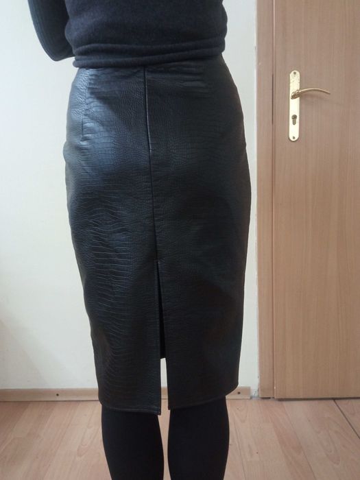 Продам спідницю з еко шкіри