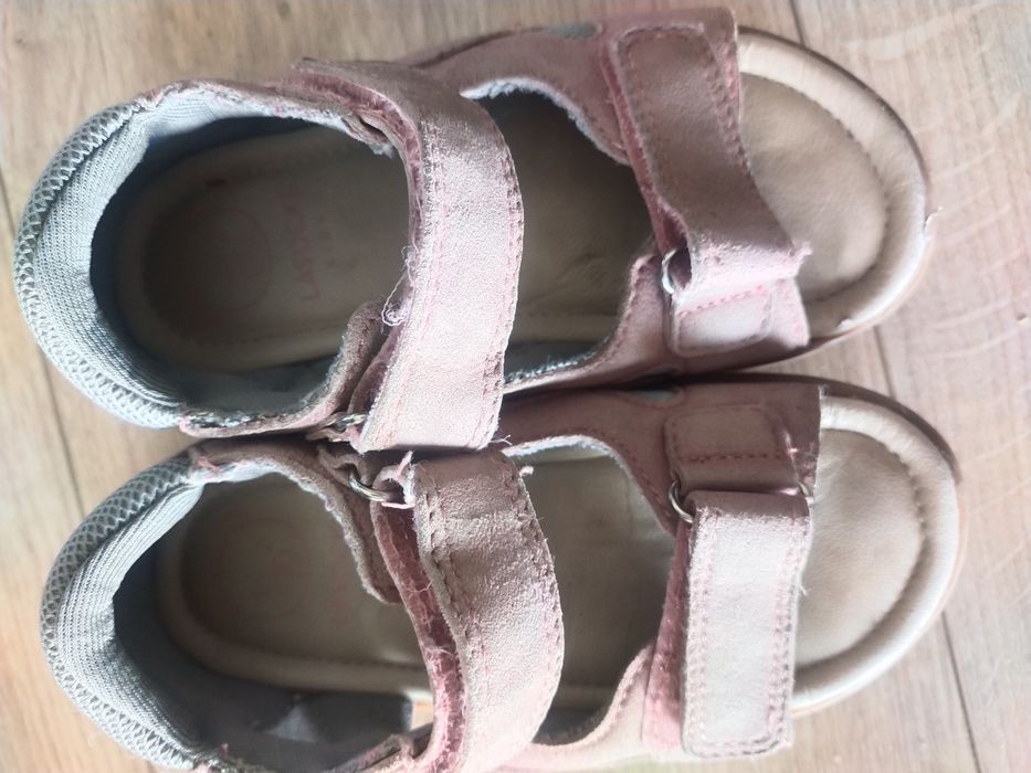 Różowe sandały dziewczęce Lasocki 26