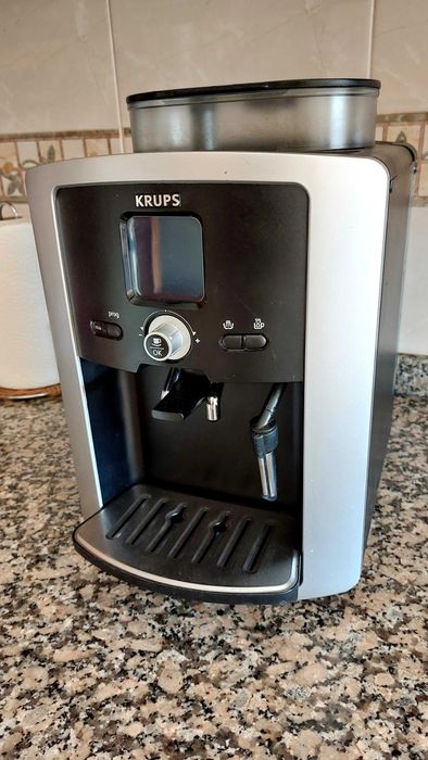 Máquina café Krups com avaria