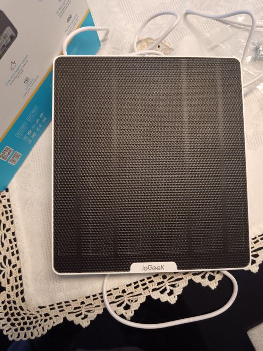 Câmara de vigilância com painel solar