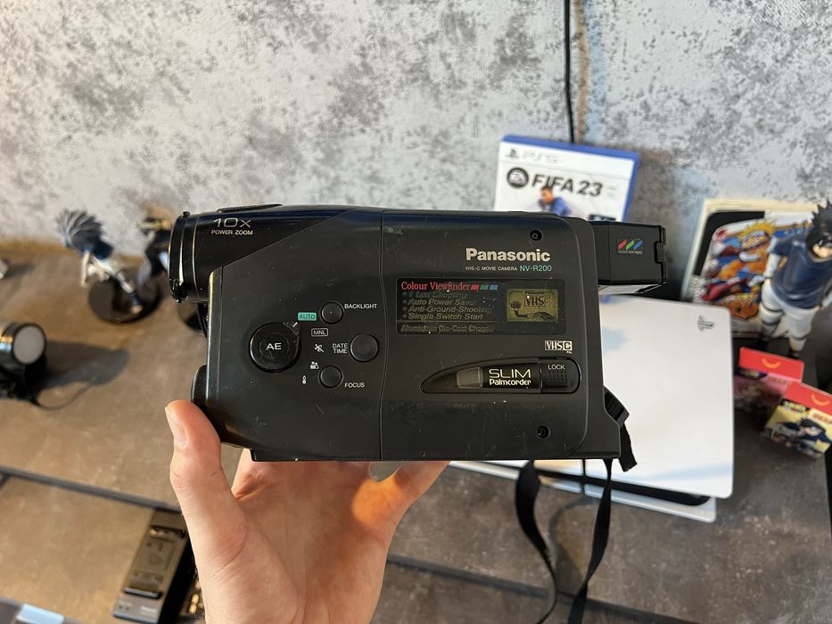 Видеокамеры Panasonic NV-R200 + NV-RX17