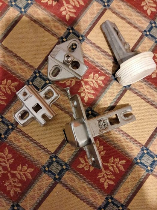 Peças para portas.