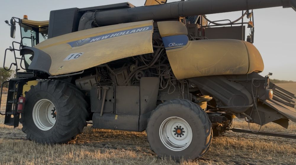 Комбайн зернозбиральний NEW HOLLAND CR9080