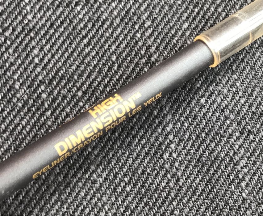 Kredka Revlon Szara Stalowa Żelowa do oczu 02 Steel Flash