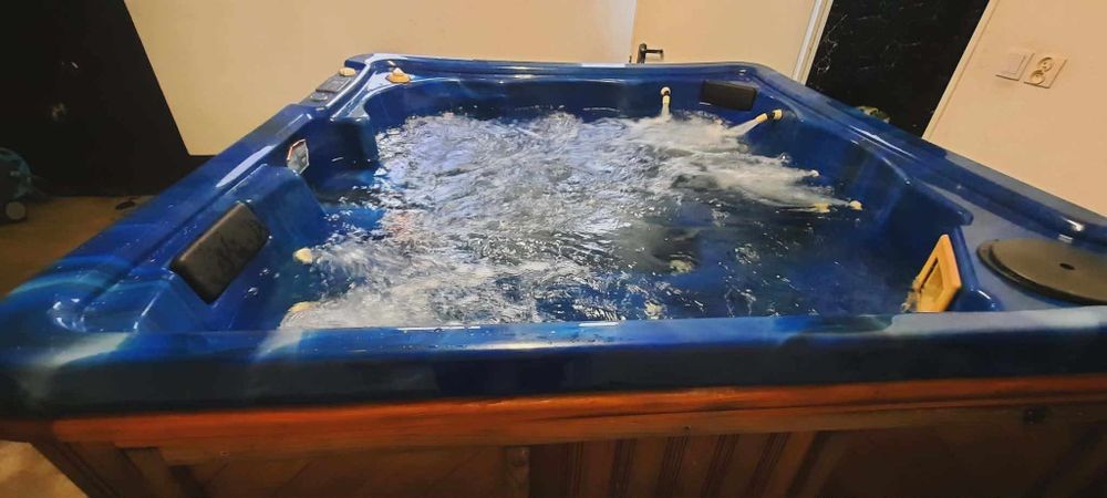 SPRZEDAM jacuzzi  pilnnie