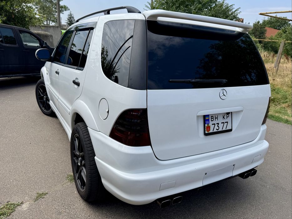 Mercedes ML430 4,3 бензин в отличном состоянии