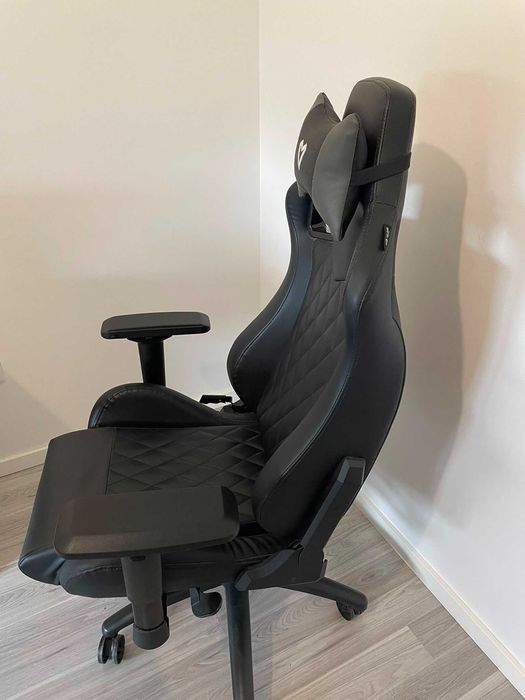 Cadeira Gaming ALPHA GAMER Zeta (Até 121 kg - Classe 4 - Preto)