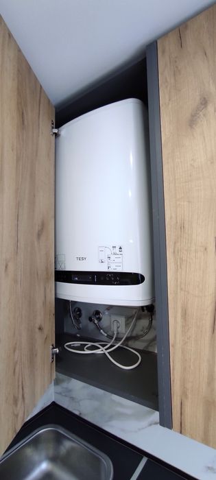 Продам 1кв Центр  4/9 36200 без комиссии!!