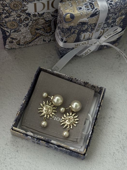 Сережки dior з перлинами та камінням, нова колекція