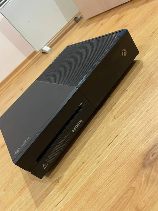 Продам приставку XBOX one в хорошому стані є додатково диски з іграми.