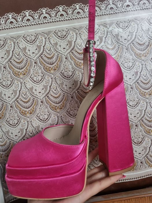 Туфлі в стилі братц