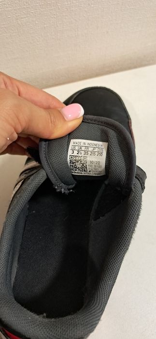 Кроссовки Adidas 35