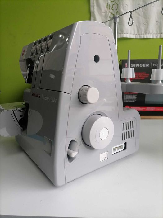 Máquina Corte e Cose Singer 14HD854  Heavy Duty-Novas