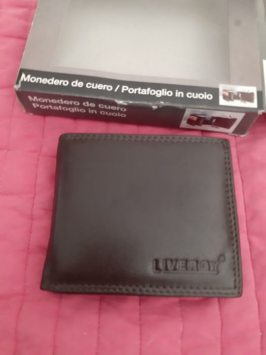 Carteira castanha em pele
