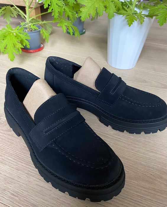 Buty nowe zamszowe czarne damskie 39